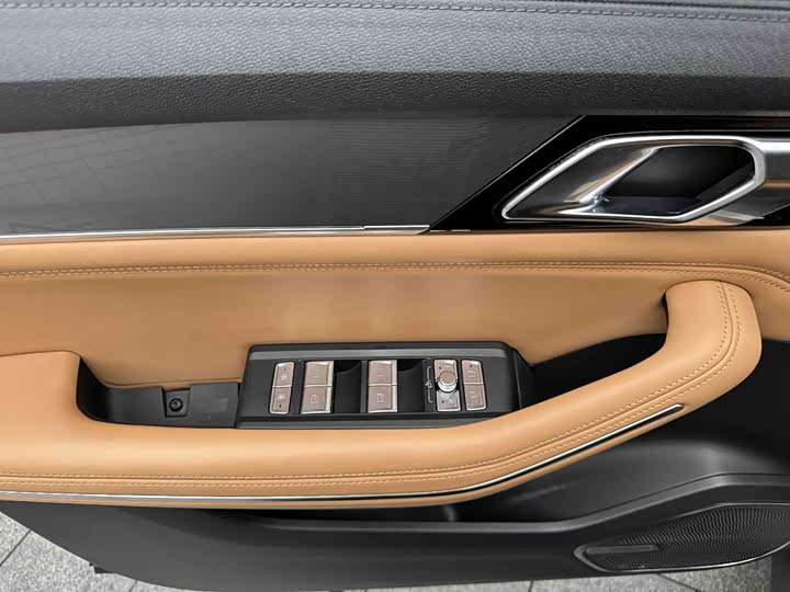 2024 Lynk & Co 08 EM-P PHEV SUV - Export Ready LHD