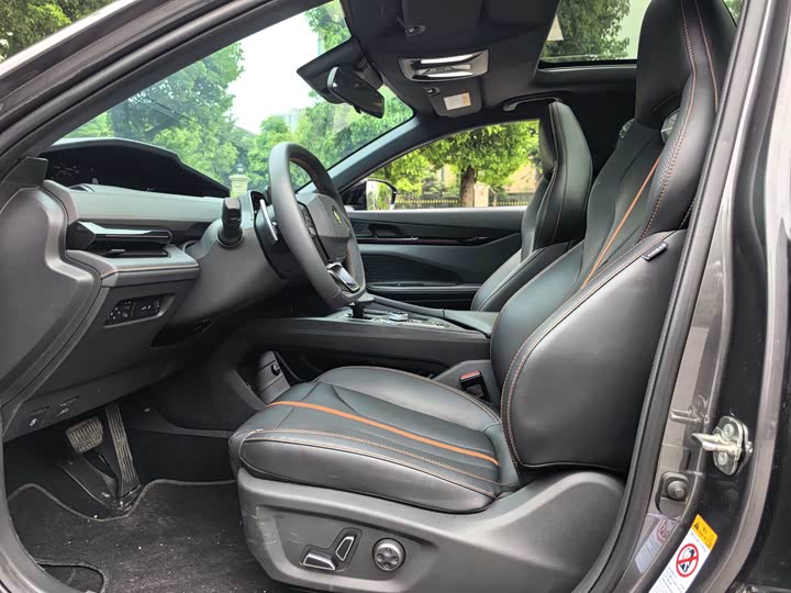 2024 Changan UNI-V iDD PHEV Sport Sedan - Export Ready LHD