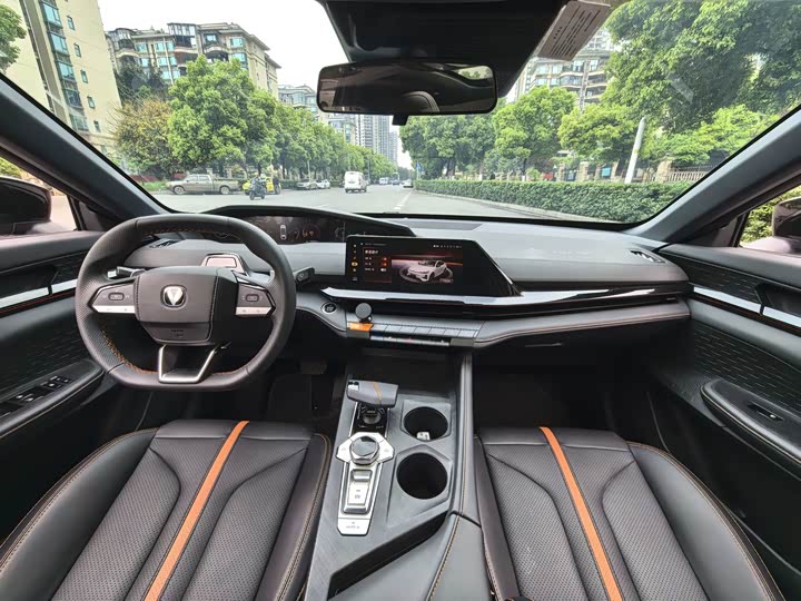 2024 Changan UNI-V iDD PHEV Sport Sedan - Export Ready LHD