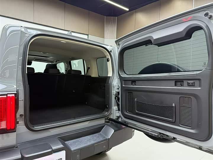 2024 GWM Tank 300 HEV 4WD Hybrid Off-Road SUV - Export LHD
