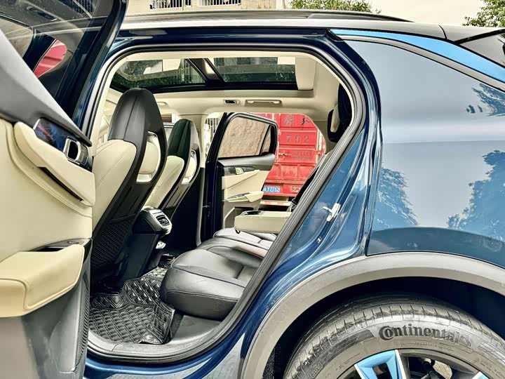 2023 Lynk & Co 01 2.0T SUV - Export Ready LHD