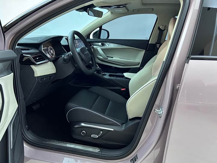 2023 Lynk & Co 06 1.5T Compact SUV - Export Ready LHD