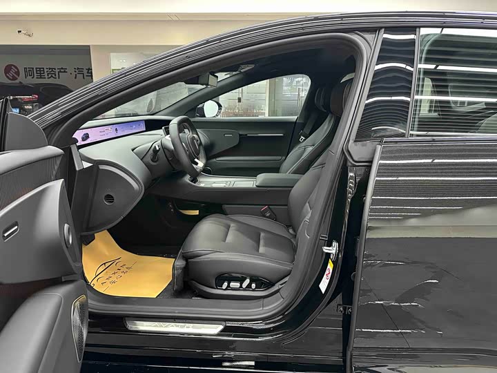 2024 Avatr 12 700km Electric Gran Coupe (Huawei) - Export