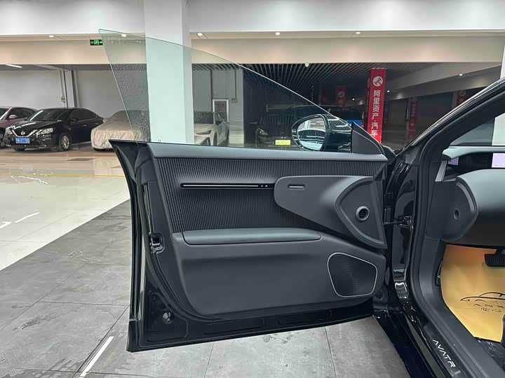 2024 Avatr 12 700km Electric Gran Coupe (Huawei) - Export